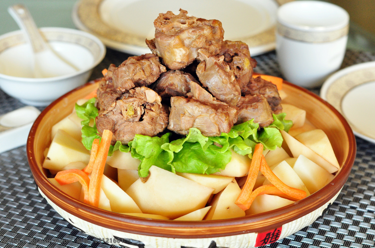 牛尾炖土豆 牛尾 土豆 炖菜 滋补锅 东北菜 传统美食 餐饮美食