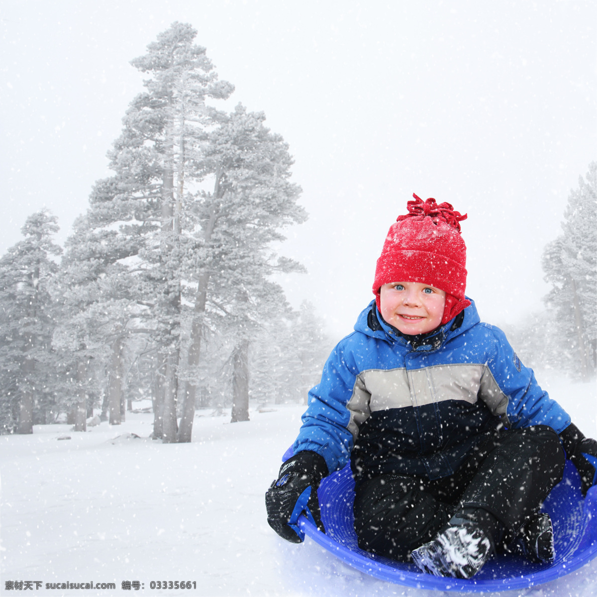 雪地 里 玩耍 小孩 人物 小朋友 冬天 冬季 下雪 积雪 嬉戏 开心 微笑 滑雪 儿童图片 人物图片