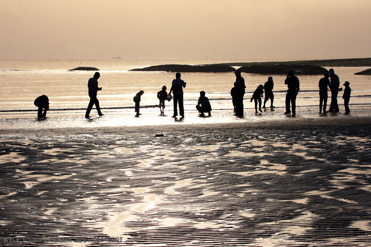 听 潮 海边 海水 海滩 旅游摄影 人群 沙滩 夕阳 听潮 自然风景 psd源文件