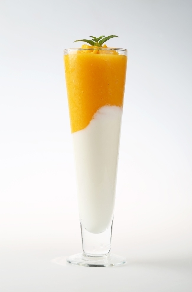 芒果酸奶图片 芒果酸奶 水果捞 玻璃杯饮品 芒果酸奶捞 酸奶芒果冰 餐饮美食 饮料酒水