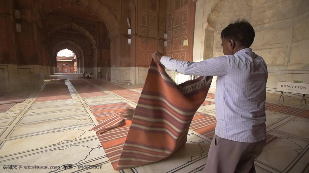 人们 摇动 祈祷 席 上 尘土 人 宗教 印度 亚洲 india17 尘埃 灰尘 清洁的 摇 打扫 祈祷垫 祈祷地毯