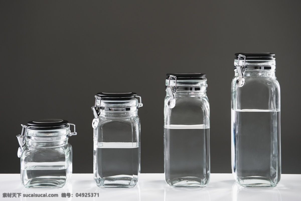 四 从小到大 装水 瓶子 增长 大小对比 存储 容器 对比 序列 排列 排列向上 数量 液体 玻璃 生长 盖子 罐子 覆盖物 透明 透明度 重复 顺序 四个瓶子 杯子 高清图片 生活用品 生活百科