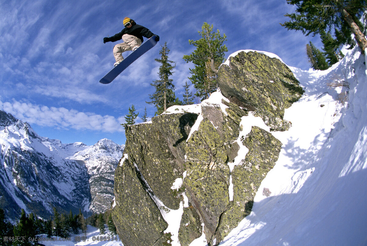腾空 飞越 滑雪 男人 素材图片 猛男 一个人 滑板 冲刺 刺激 享受 追求 梦想 充实 快乐 冬天 运动 白雪 雪地 高山 psd素材 滑雪图片 生活百科