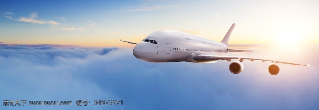 云朵 中 飞行 客机 云朵中 飞行的 天空 朝阳 风景图片 自然风景 自然景观
