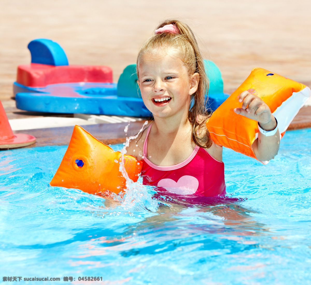游泳 小女孩 儿童暑假 外国儿童 可爱 小孩儿 孩子 儿童图片 人物图片