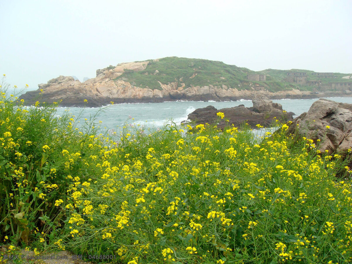 房屋 风景 风景画 风景山水图 黄花 江水 山景 山石 江流 山包 野草 天空 山水风景 自然景观 家居装饰素材 山水风景画