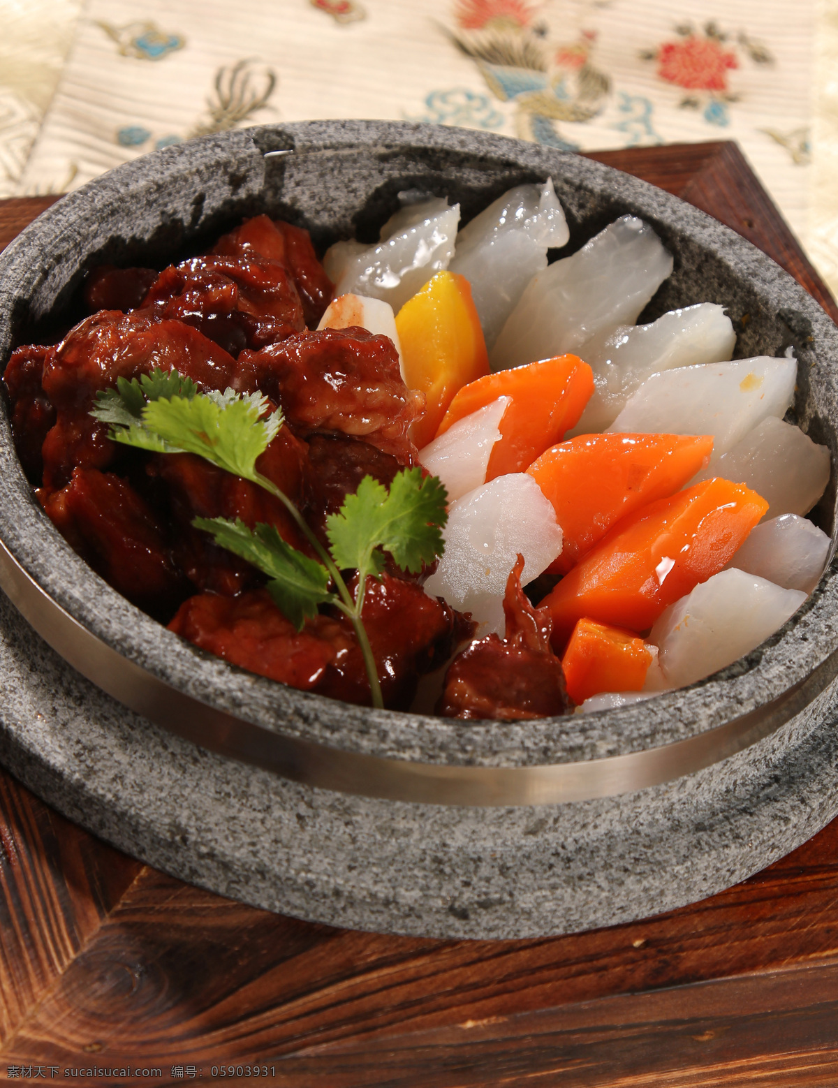 石锅牛杭腩 石锅 牛杭腩 牛肉 牛腩 炖牛肉 菜品 餐饮美食 传统美食