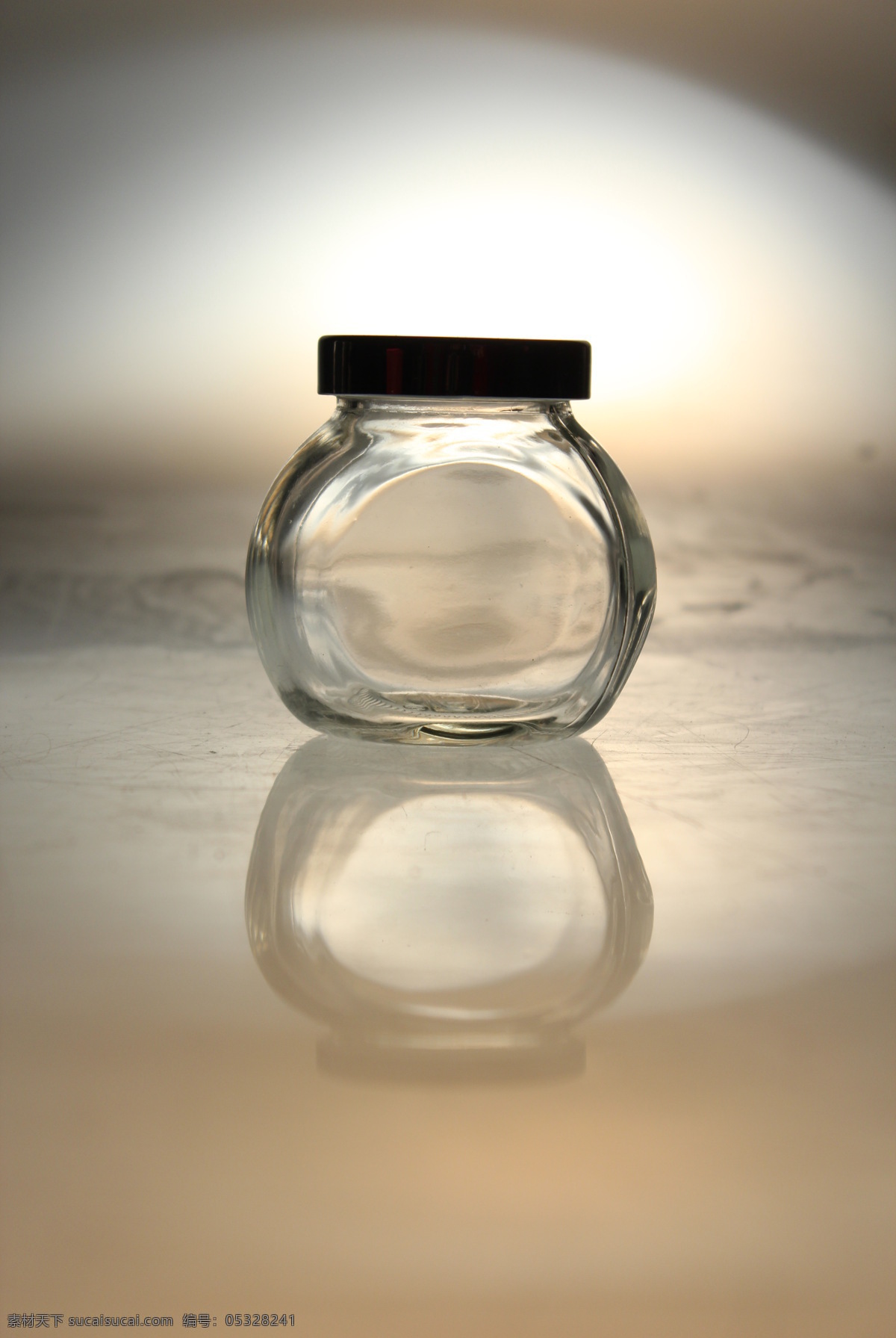 单个玻璃罐 玻璃 透明 静物 瓶子 生活百科 生活素材