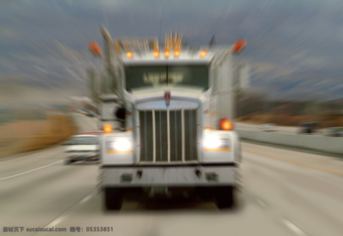 快速 行驶 卡车 货车 公路 道路 高速公路 交通工具 现代科技 灰色