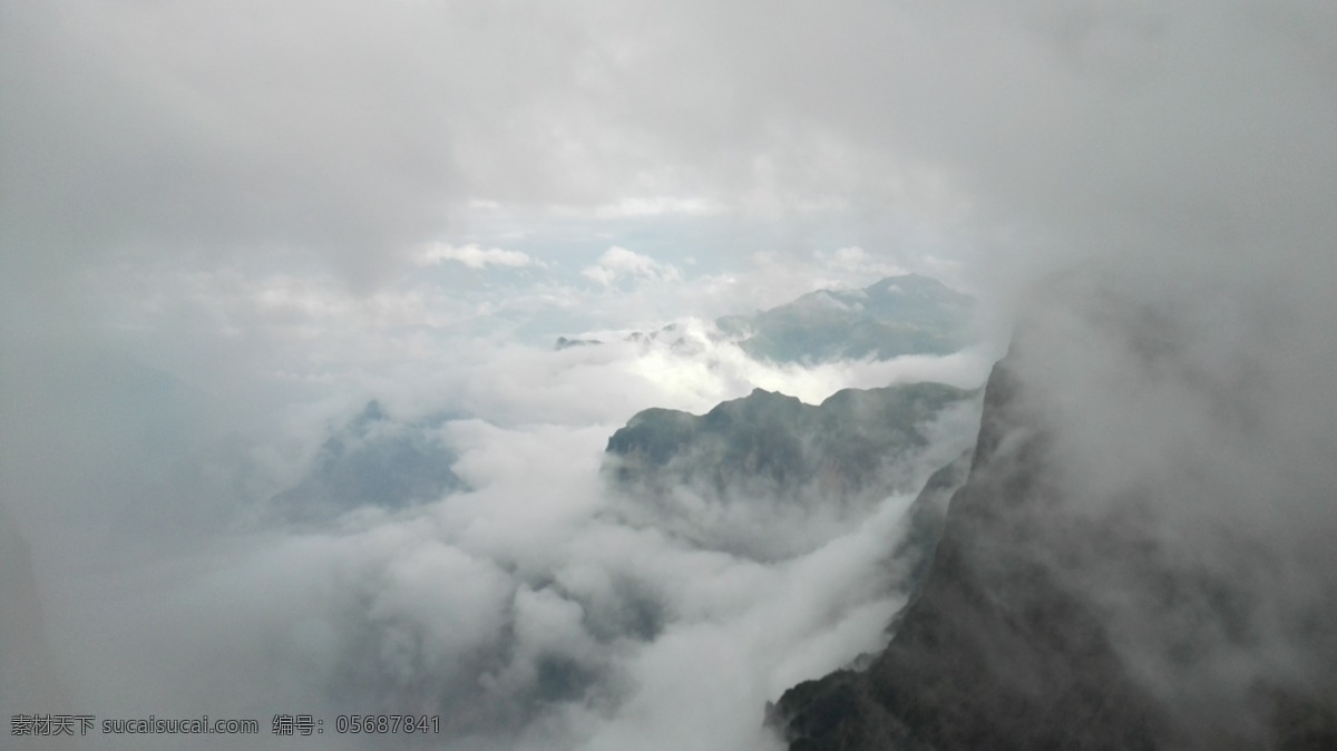 拨云见日 鸡公山 雾洞 重山 阳光 旅游摄影 自然风景