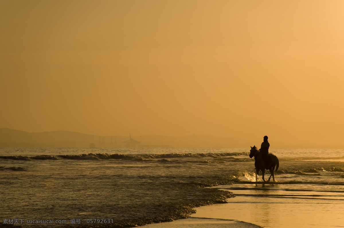 大海 沙滩 骑马 海滩 夕阳 人物 天空 云彩 黄昏 自然景色 自然风景 自然风光 高清 自然景观