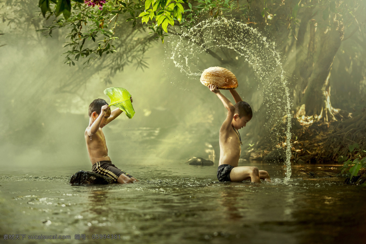 戏水 顽童 儿童 小孩 玩水 溪沟 小溪 水沟 童话 少年 夏日 人物图库 人物摄影