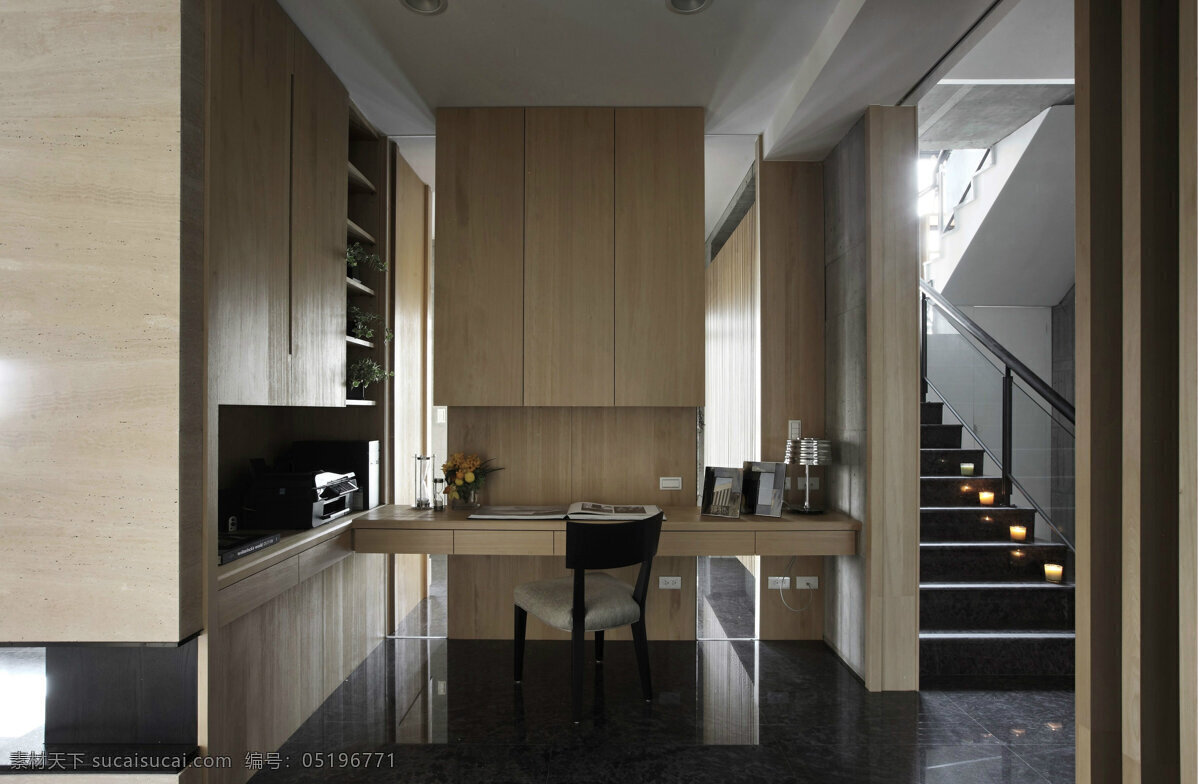 简约 厨房 书桌 装修 效果图 灰色地板砖 楼梯口 木质橱柜 木质吊柜