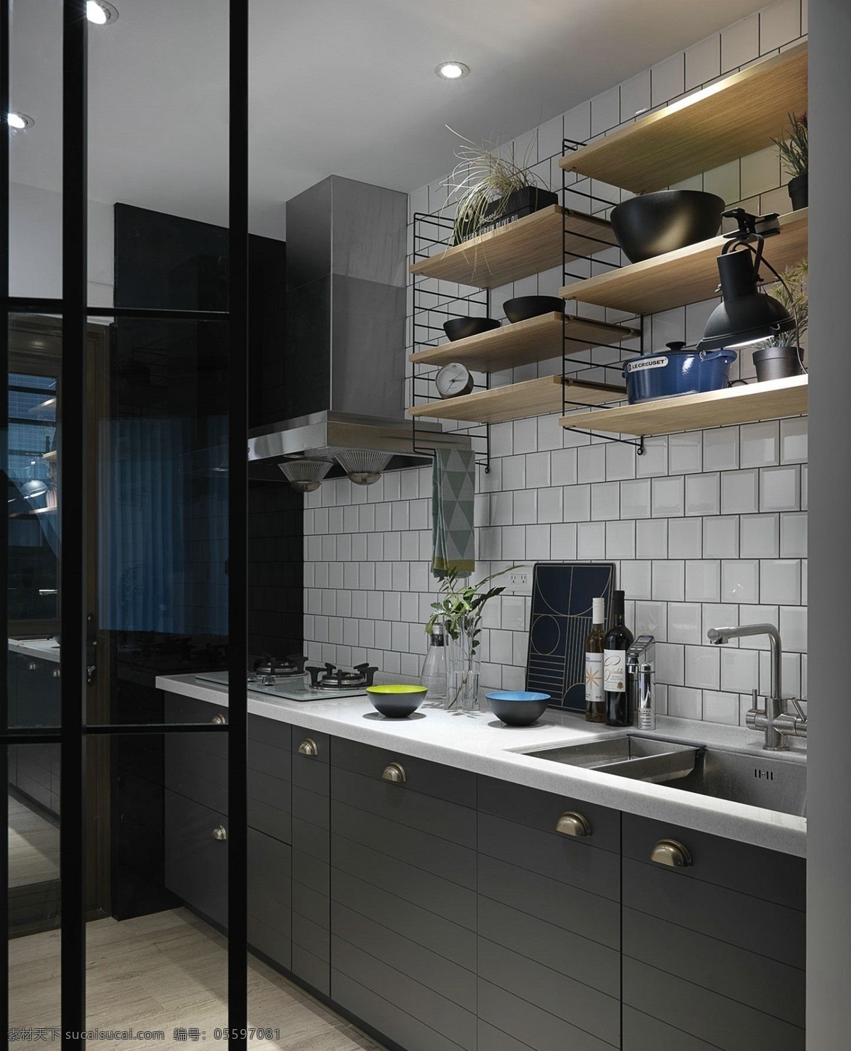 简约 经济型 厨房 置物架 装修 效果图 白色射灯 方形吊顶 灰色橱柜 灰色墙壁 洗手盆
