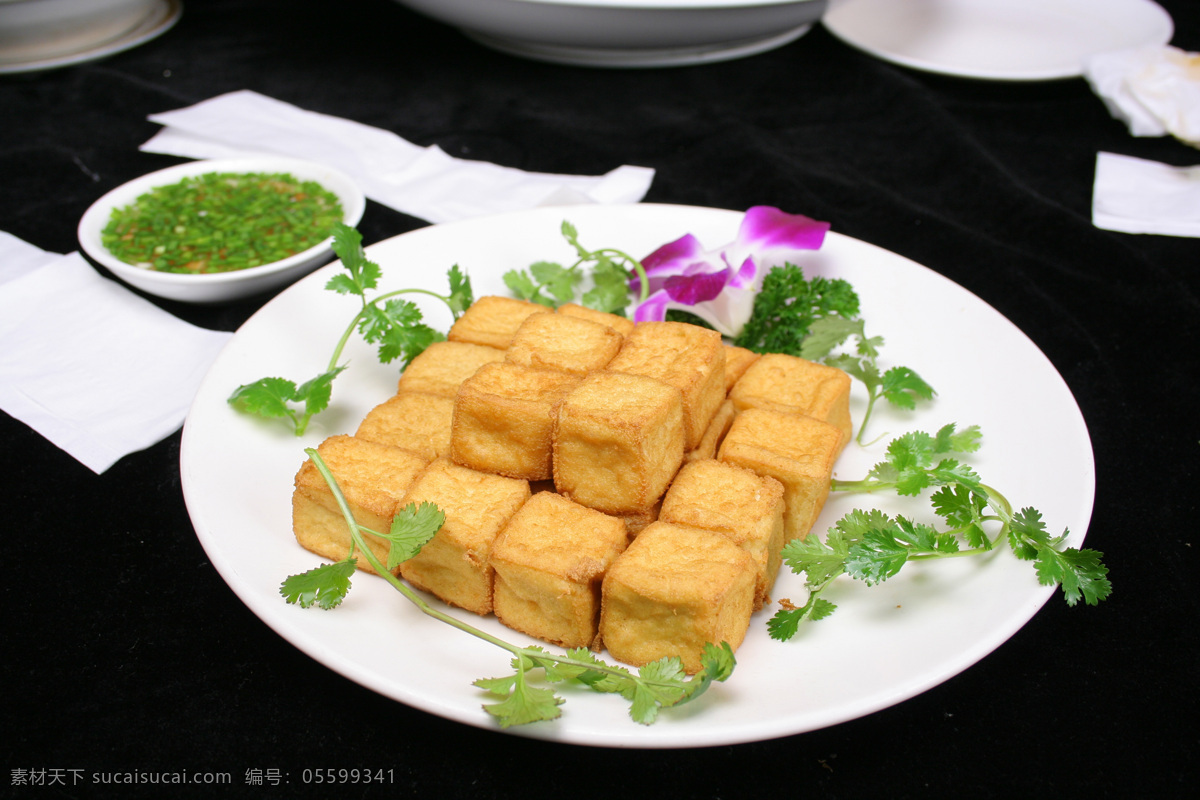炸豆腐 饭店菜品 精品菜 美味佳肴 舌尖上的中国 传统美味 流水席 饭席 鲜香 椒盐 传统没事 现代美食 川菜 豫菜 卤菜 鲁菜 京菜 特色菜 炒菜 腌菜 热菜 美食 传统美食 餐饮素材 饭店 酒店 吃饭 饭 菜 餐饮 餐饮美食