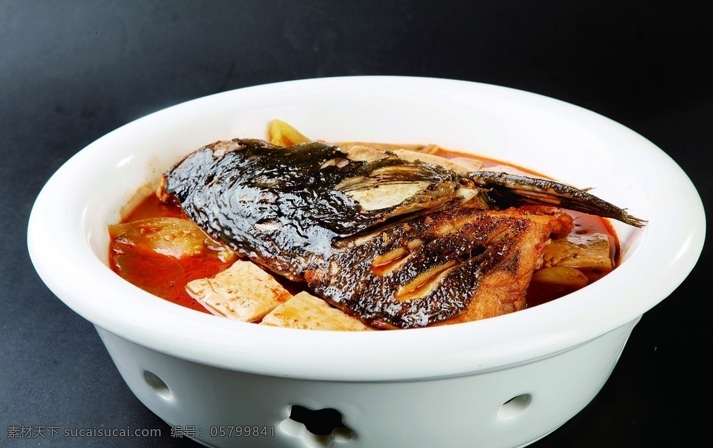 红焖大鱼头 红焖 南湾大鱼头 鱼头炖豆腐 中餐 家常 农家 生态 焖 野生 南湾 大 鱼头 传统美食 餐饮美食 高清菜谱用图