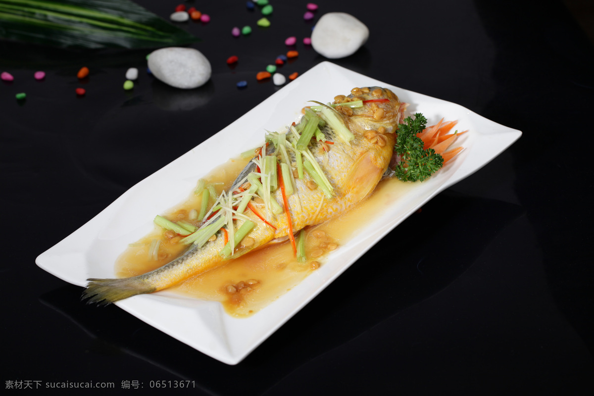 豆酱煮金龙鱼 煮金龙鱼 豆酱 金龙鱼 餐饮美食摄影 传统美食 餐饮美食