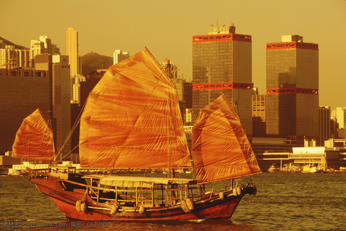 黄昏 时 香港 海面 风光 城市风光 高楼大厦 建筑 风景 繁华 繁荣 大海 船只 帆船 游船 摄影图 高清图片 环境家居