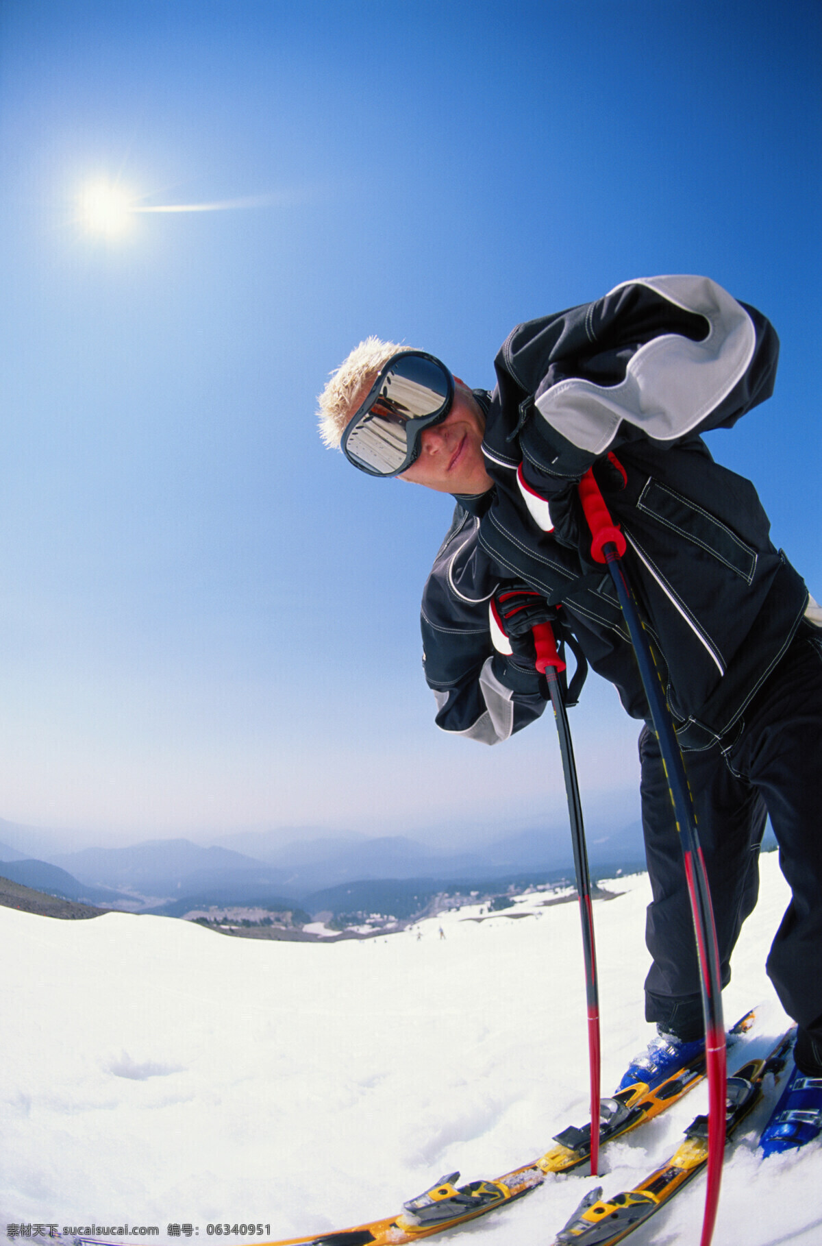 准备滑雪的人 美丽 自然 雪地 冬季 运动 人物 滑雪 微笑 阳光 体育运动 生活百科 白色