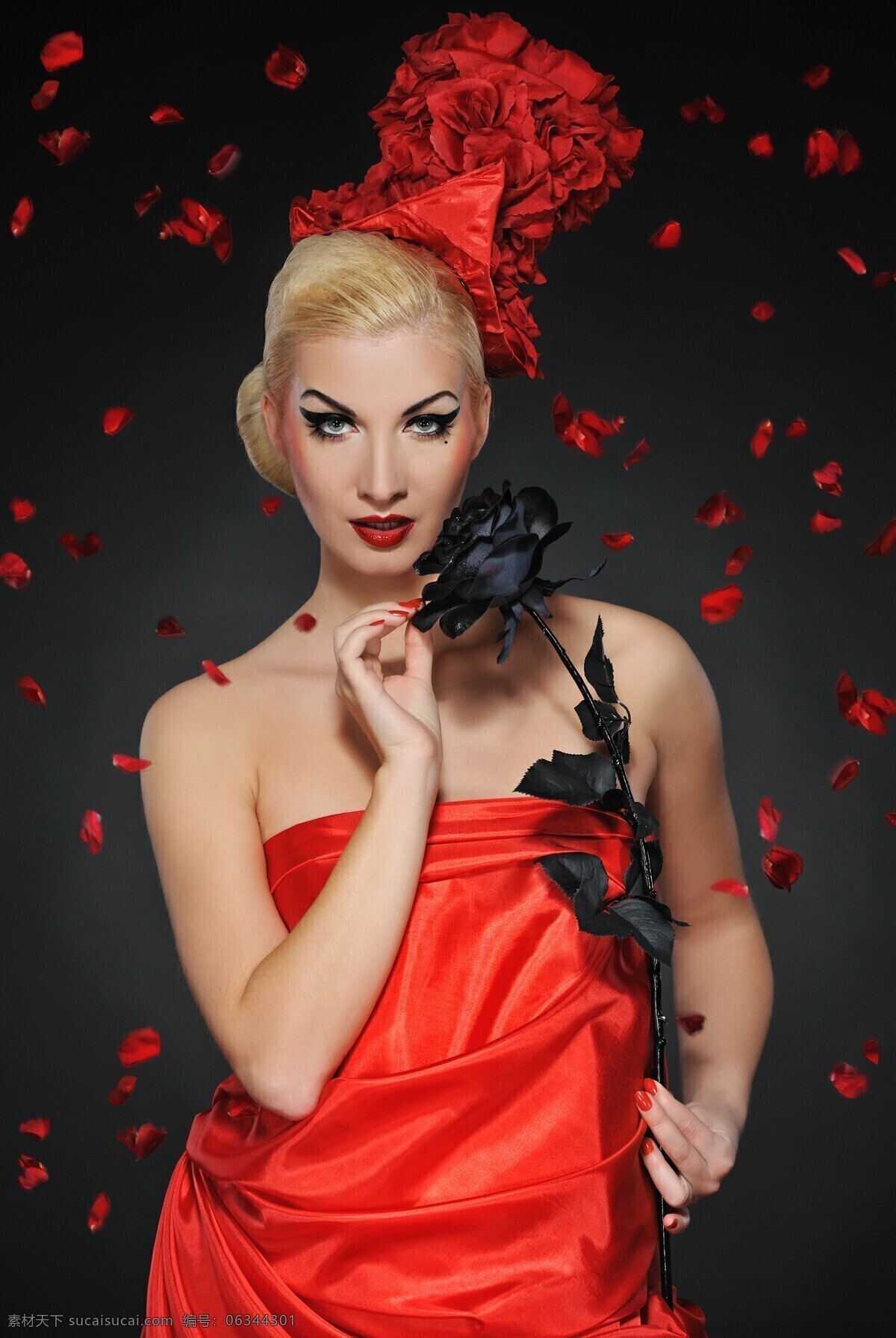 美女 红衣美女 黑玫瑰 化妆 花瓣 香肩 长发 金发 发型 发型设计 人物素材 女性女人 人物图库