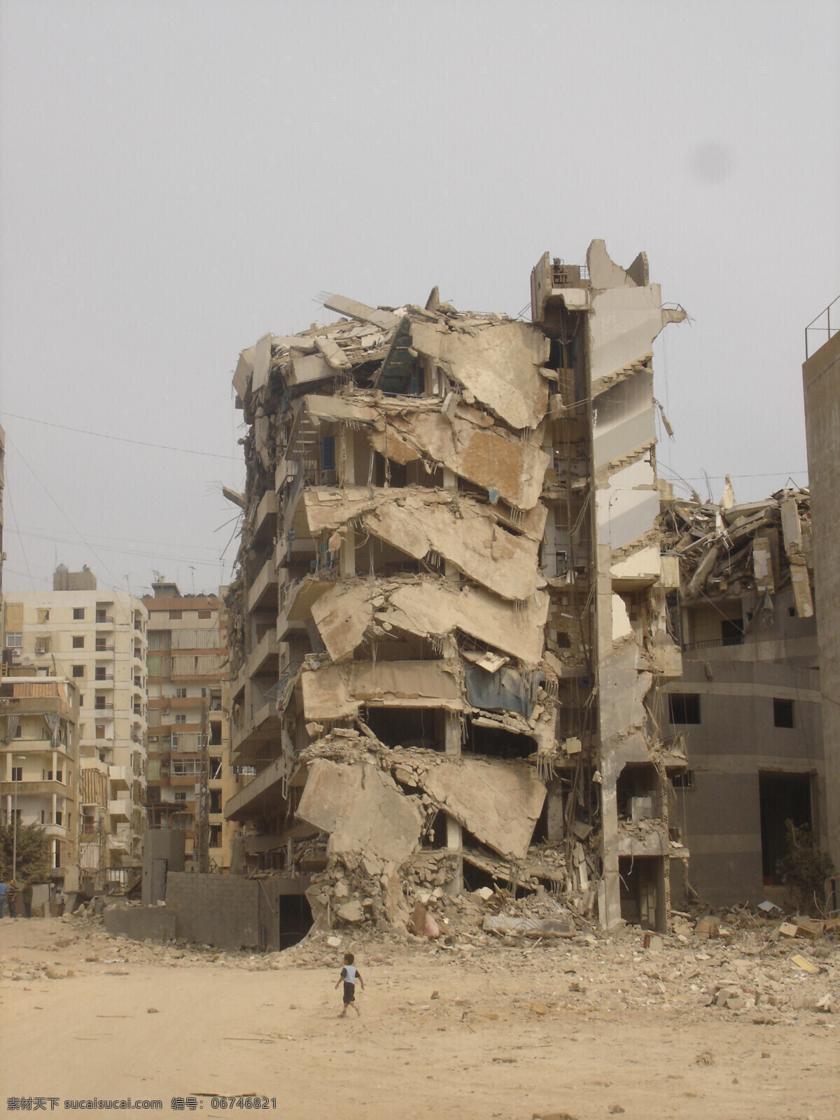 战后的废墟 战毁的城市 建筑 小孩 坍塌的大楼 中东地区 炸毁的楼房 摄影素材 旅游摄影 国外旅游