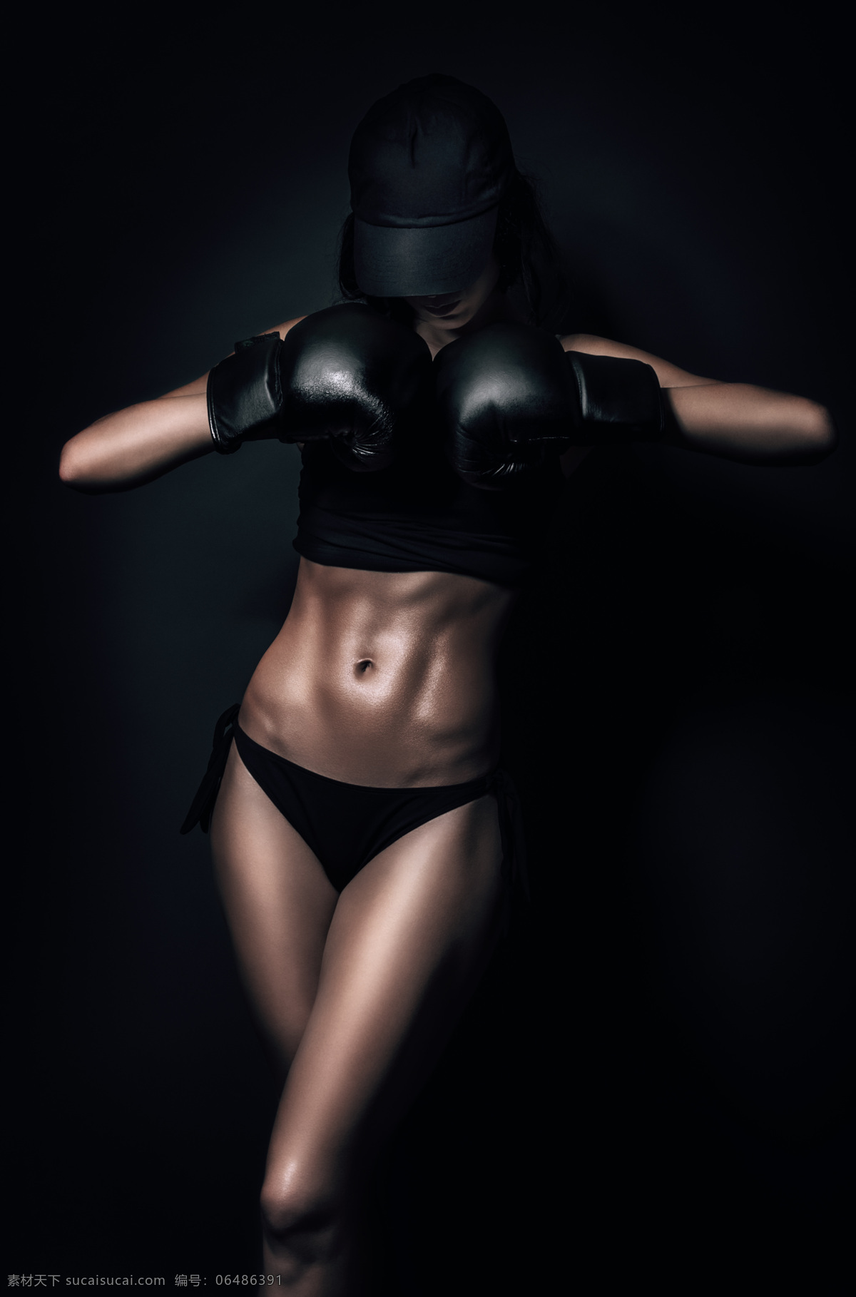 性感女人 拳套 黑色 人鱼线 肌肉 女人 性感 格斗 帽子 设计素材 人物图库 女性女人