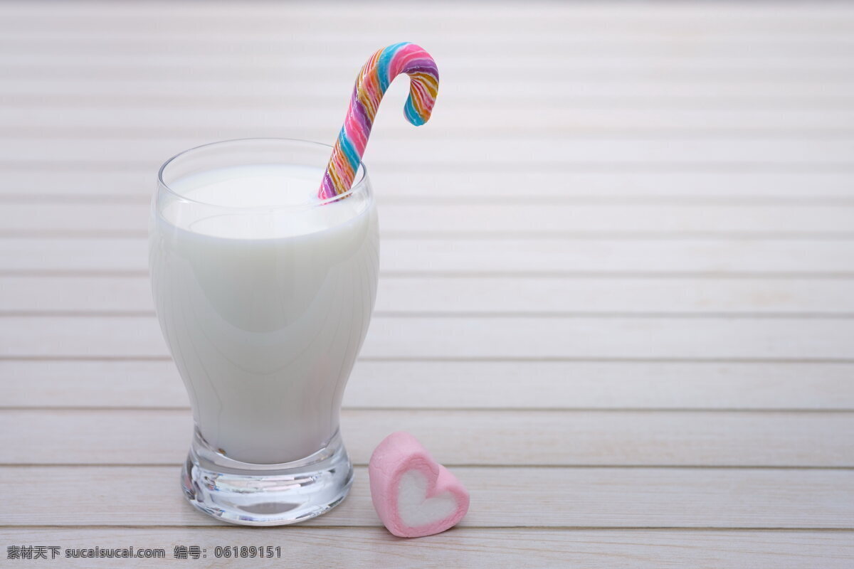 一杯纯牛奶 一杯 纯牛奶 纯奶 新鲜牛奶 鲜牛奶 新鲜 牛奶 鲜奶 玻璃杯 饮品 饮料 健康 营养 食物 餐饮美食 饮料酒水