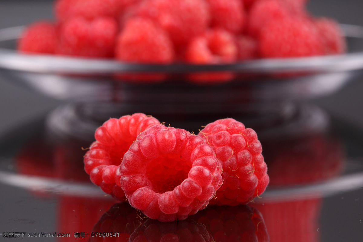 红色 树莓 果实 果子 水果 新鲜水果 水果背景 水果图片 餐饮美食