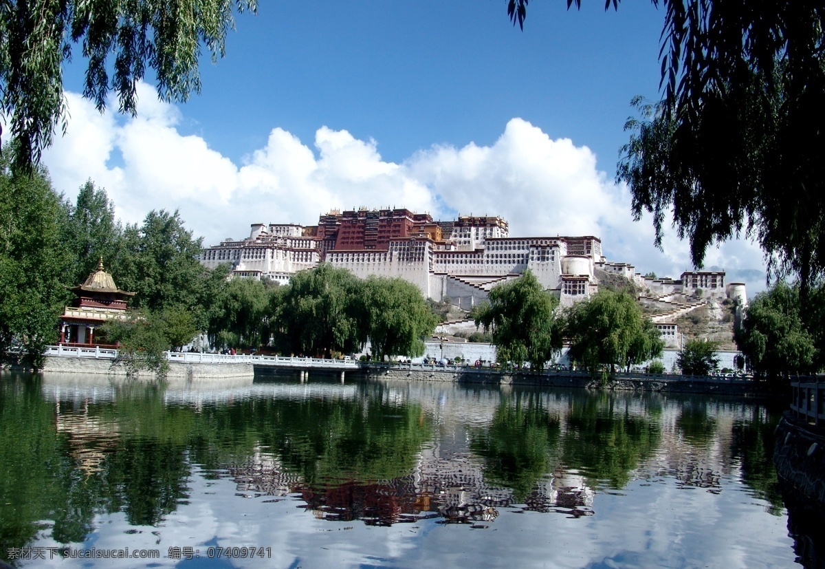 布达拉宫 蓝天 白云 湖水 树林 国内旅游 旅游摄影