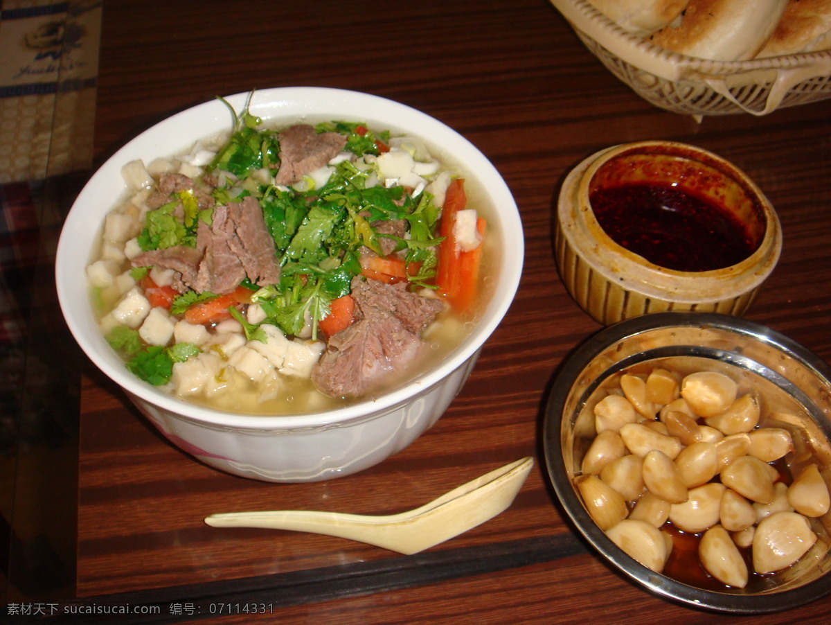 羊肉泡馍 西安羊肉泡馍 西安美食 传统美食 餐饮美食