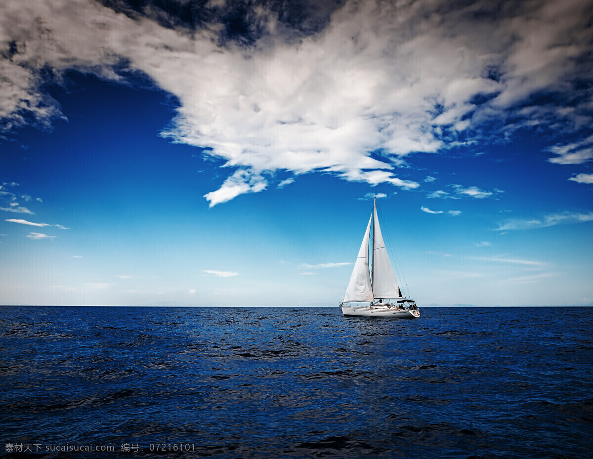 蓝天白云 海洋上的帆船 天空 帆船 客船 大海 海洋 旅游 交通 旅游摄影