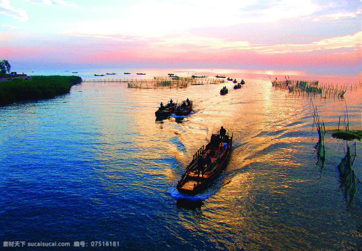 太湖渔业 环境艺术 太湖 渔船 湖面 清早 朦胧 自然风景 自然景观