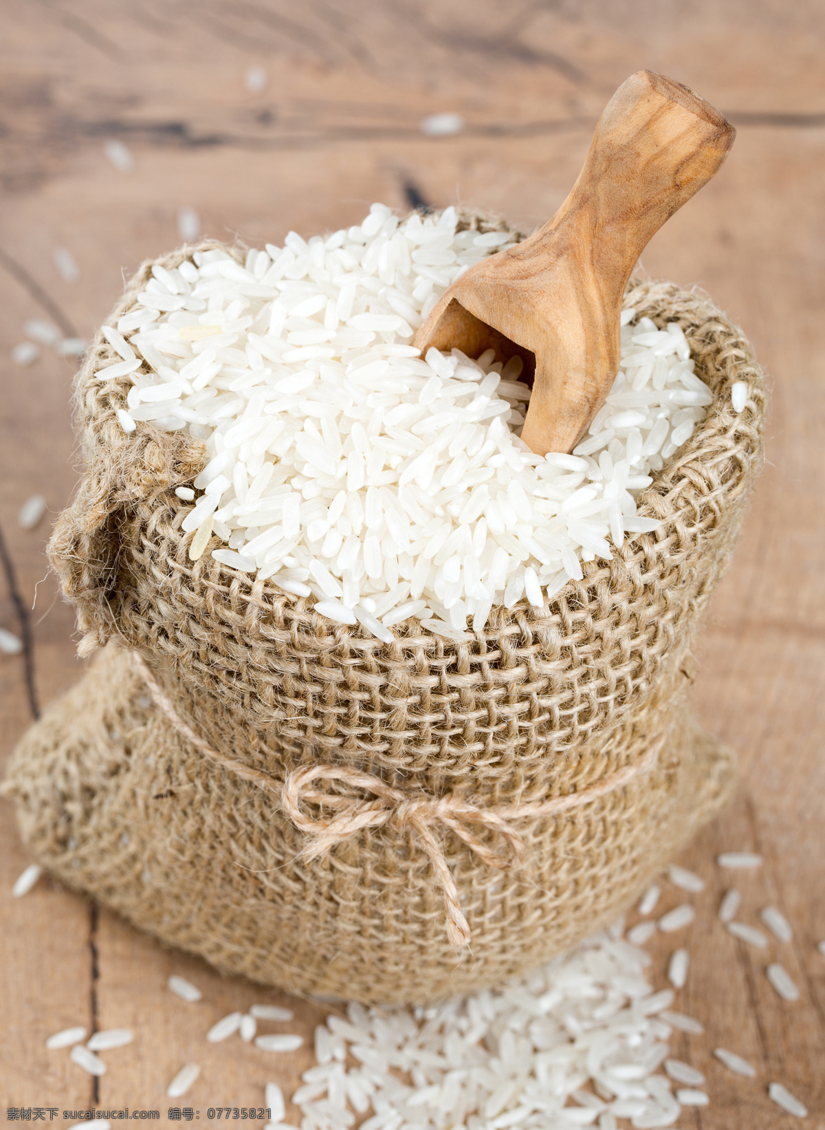 米袋 里 木勺 大米 粮食 稻米 白米 食材原料 美食图片 餐饮美食