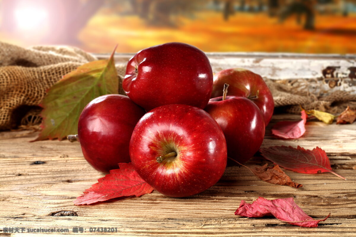 红苹果 苹果 红色 新鲜 多汁 脆甜