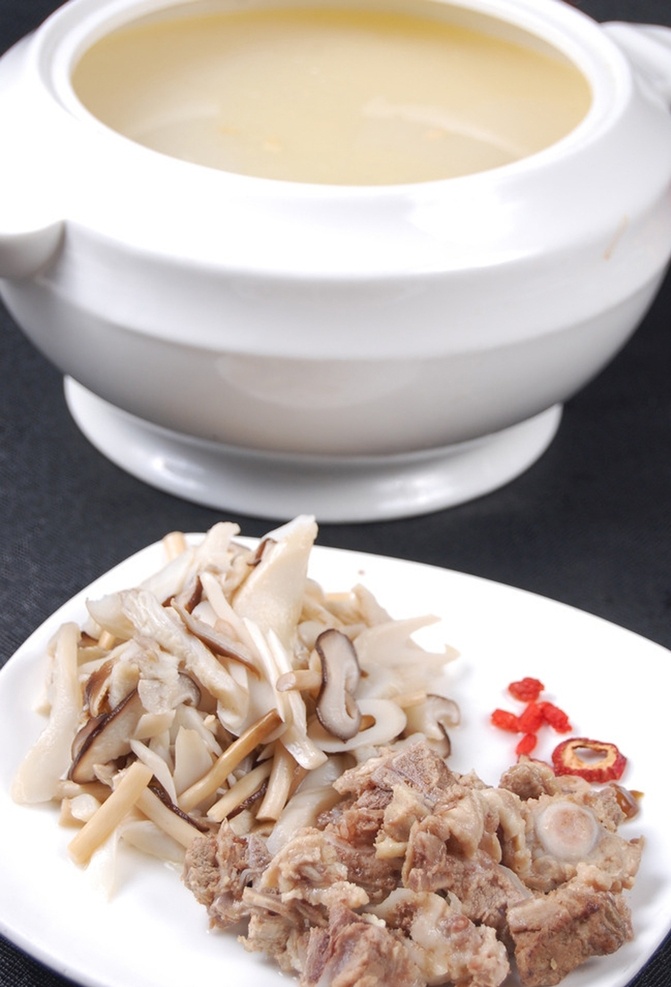 野山 菌 煲 老 鸡汤 炖土鸡 老鸡汤 野菌炖土鸡 珍菌乌鸡汤 菌菇老鸡汤 野山菌炖土鸡 野山菌煲鸡汤 菌菇炖土鸡 小鸡炖蘑菇 野菌菇炖鸡 美食 餐饮美食 传统美食