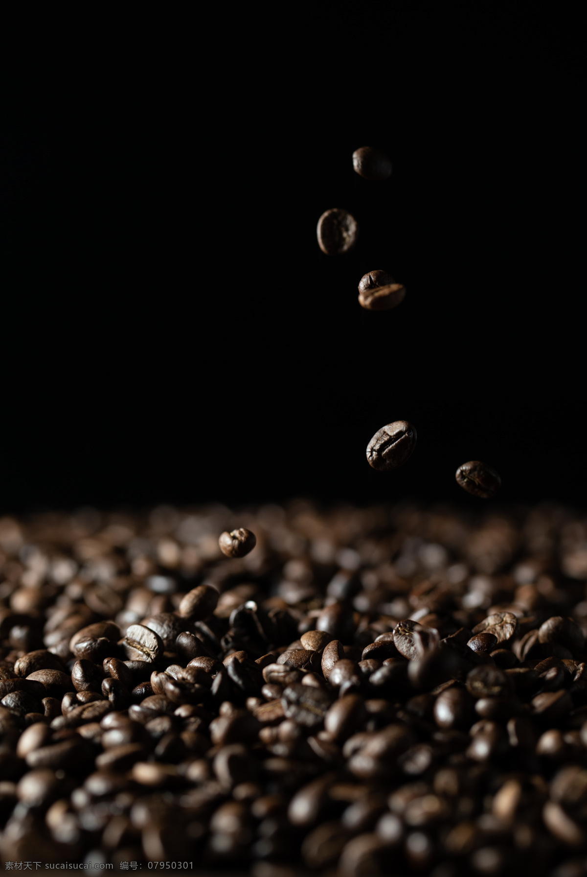 咖啡豆 咖啡 洒落 黑色 背景 食物 中药 水果 类 餐饮美食