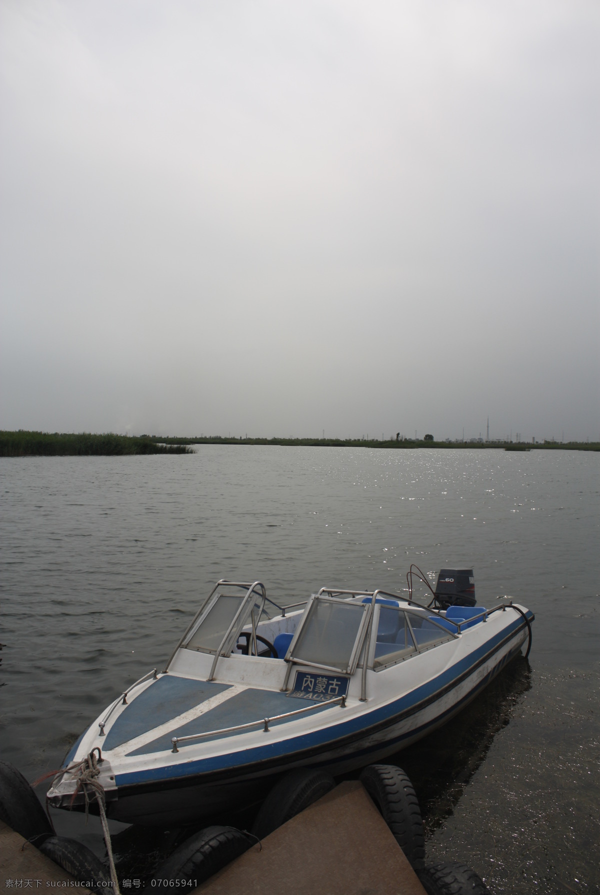 小船 湖泊 湖水 交通工具 现代科技 游艇 小湖 风景 生活 旅游餐饮