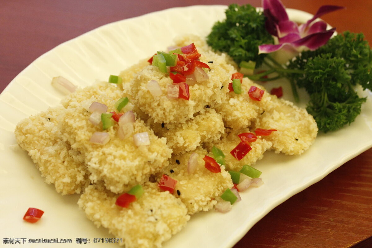 油炸豆腐 风味小吃 美食 豆腐 脆皮豆腐 传统美食 餐饮美食 黄色