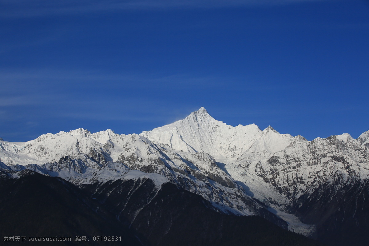 梅里雪山 雪山 高原雪山 高原 神山 云南 香格里拉 自然风光 旅游摄影 国内旅游