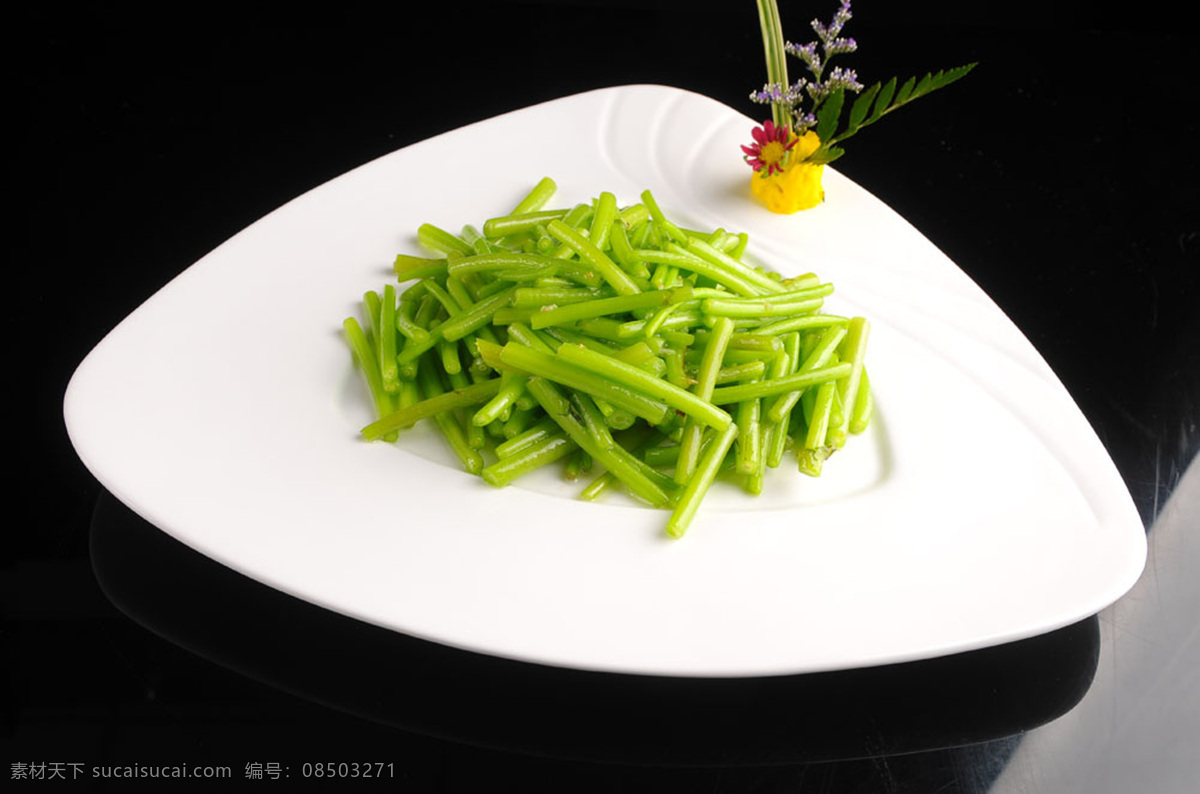 茼蒿 鲍芹 炒茼蒿 炒西芹 西芹 酒店美味 酒店美食 美食 传统美食 西式菜品 传统菜品 酒店高级菜品 高档菜 高档美味 餐饮美食