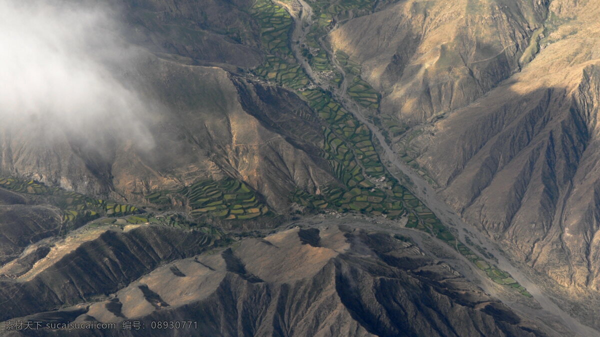 喜马拉雅山脉 喜马拉雅山 地理 地貌 地况 山路 山脉 山峰 山峦 高山 云雾 雾气 峡谷 鸟瞰图 自然景观 地面 自然风景