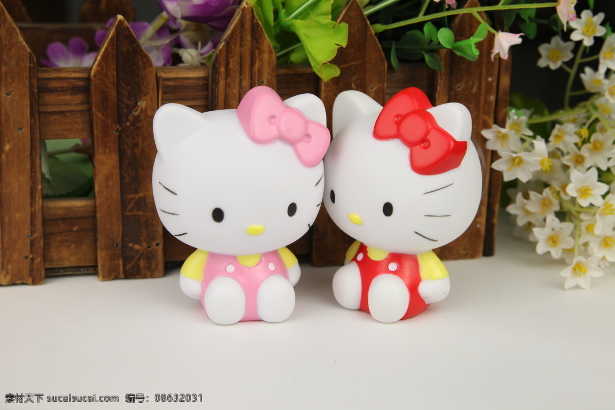 hello kitty kitty猫 kt猫 粉红色 红色 卡通 卡通素材 素材图片 卡通形象 手机镶钻 手机背贴 手机镶嵌 可爱 玩具 一对猫 卡通图片 娱乐休闲 生活百科 psd源文件