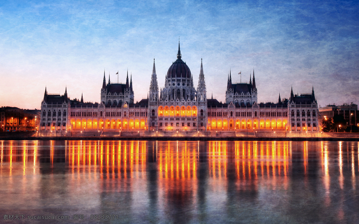 布达佩斯 国会大厦 议会大楼 新哥特式风格 老皇宫建筑 各种建筑 宽大宏伟 灯光照耀 生机勃勃 多瑙河 河面 倒影 渐暗天空 景观 旅游风光摄影 畅游世界 旅游篇 国外旅游 旅游摄影