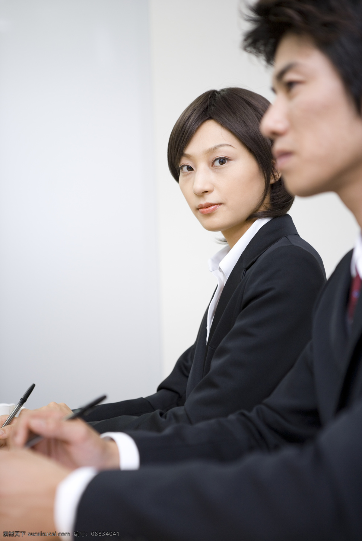 正在 开会 商务 男女 人物 职场 商务团队 合作 商务人物 商务人士 商务男士 男性 成功男人 职业女性 自信 美女 女性 女士 女人 白领 会议室 商讨 研究 人物摄影 高清图片 人物图片