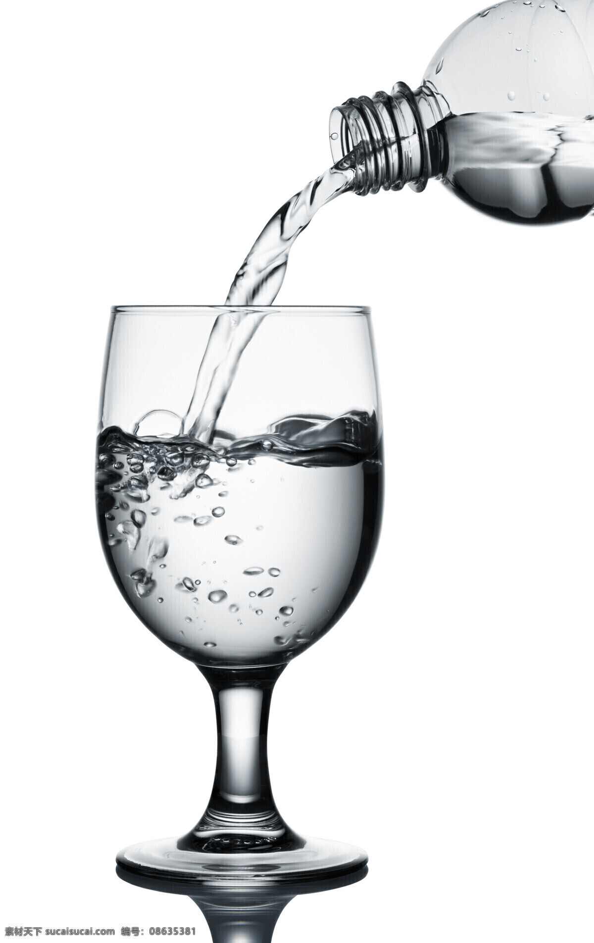 杯子 玻璃杯 餐饮美食 倒水 酒 矿泉水 瓶子 水杯 水瓶 蒸馏水 饮用水 饮料 饮料酒水 矢量图 日常生活