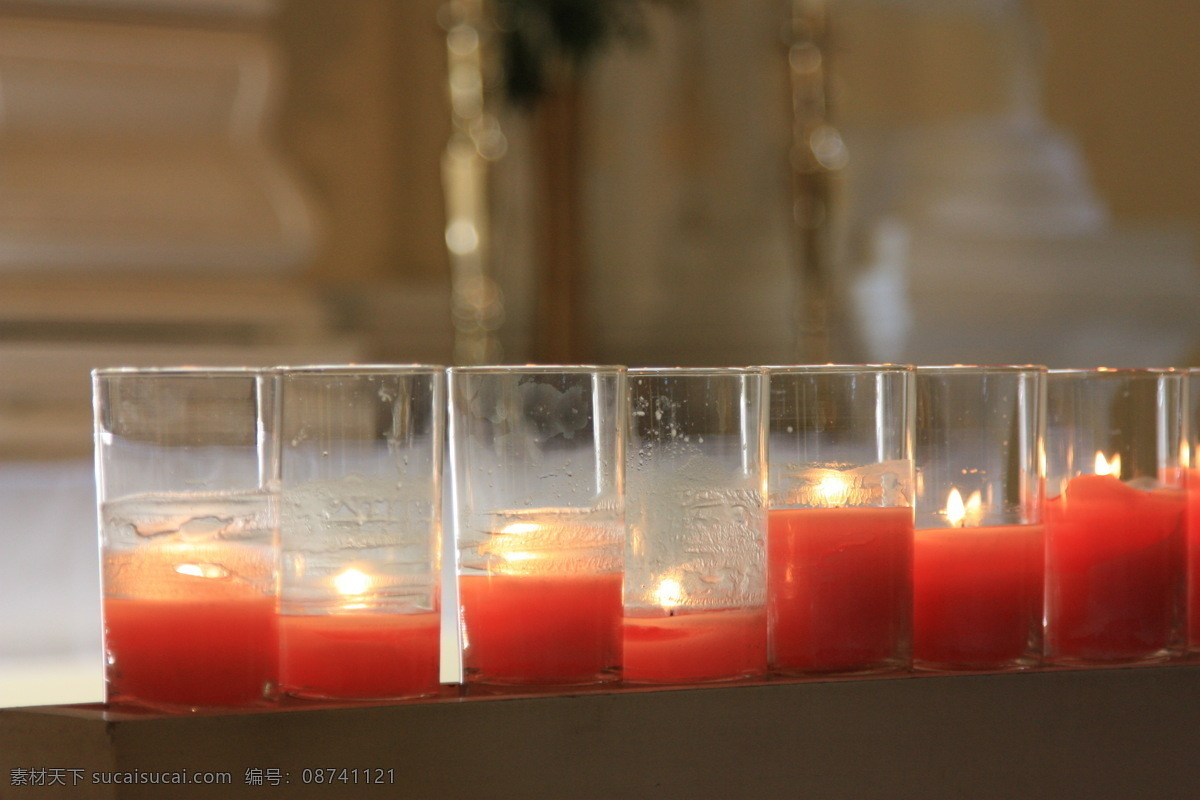 澳门 杯子 玻璃 玻璃杯 构成 观光 红色 蜡烛 红蜡烛 祈祷 信仰 蜡烛灯 透明 排列 葡萄牙 旅游 澳门旅游 澳门观光 宗教信仰 文化艺术 装饰素材 灯饰素材