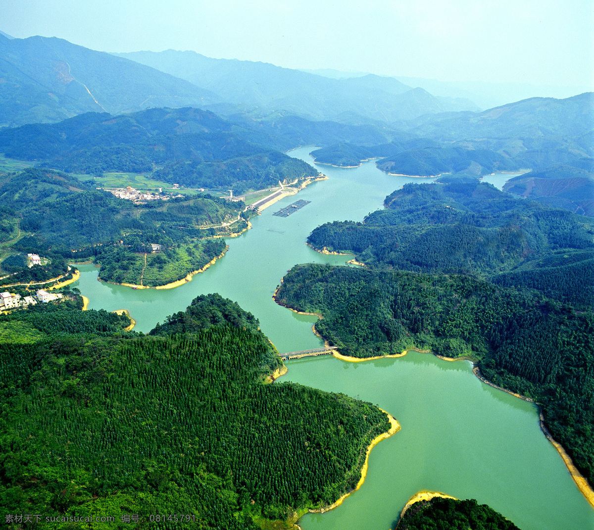 航拍水库 水库 航拍山水 航拍风景 天然水库 农村风光 山水风光 乡村风景 山野 绿地 绿树林 风光摄影 村落 群山 大地 天空 风景摄影 山水风景 自然景观