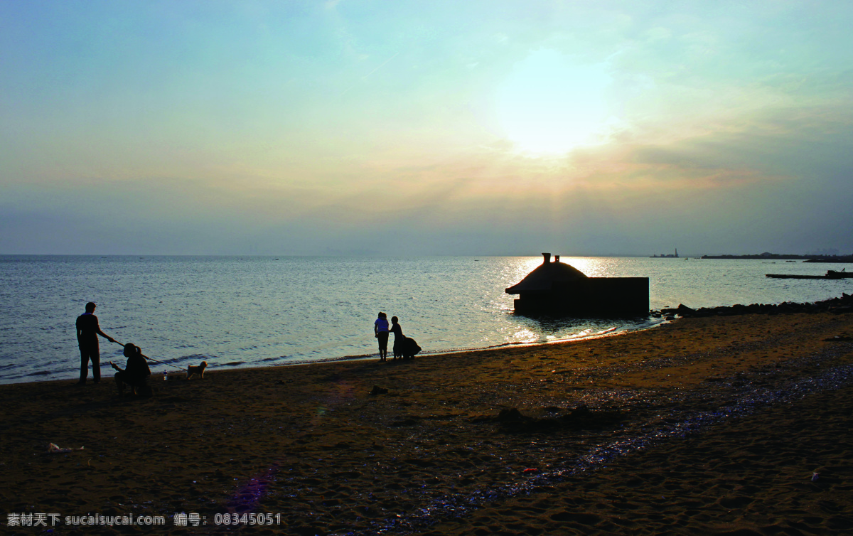 海滩 夕阳 古堡 自然风景 自然景观 滩夕阳 大嶝小镇 人与狗 psd源文件