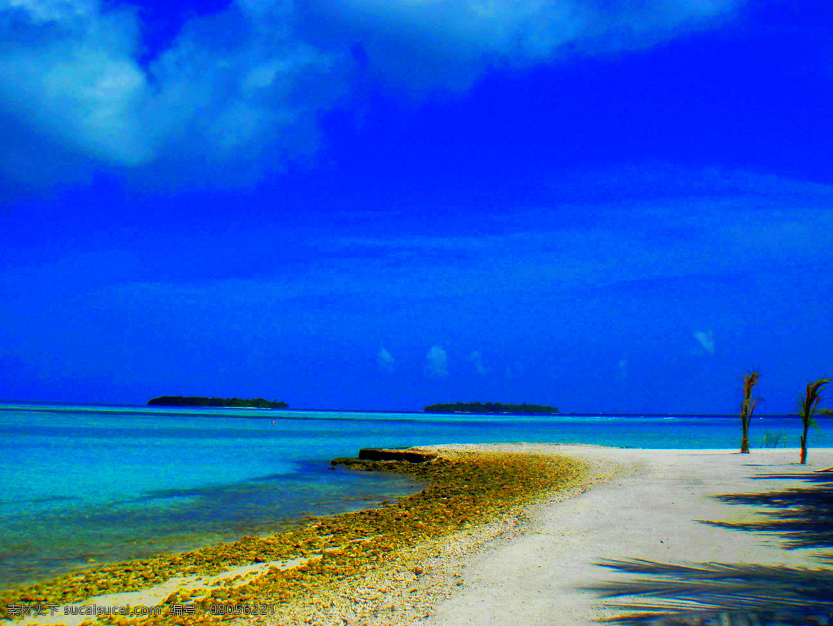 彩云 东南亚 风景 海滩 蓝天 旅游摄影 马尔代夫 马尔代夫风景 南亚 印度洋上岛国 南亚景观 自然风景 彩色海洋 psd源文件