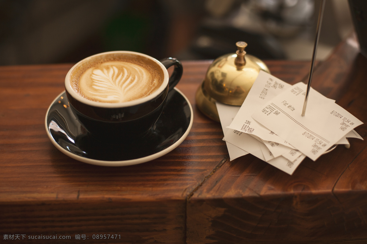咖啡 经典咖啡 好咖啡 小咖啡 热咖啡 香浓 黑咖啡 美式咖啡 浓咖啡 淡咖啡 咖啡杯 梦幻咖啡 时尚咖啡 流行美味 饮料勺子 静物 食品 饮品 木板 餐饮美食 饮料酒水